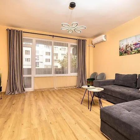 Apartment -city Haven Retreat- Elegant 2bd On Bulgaria Blv *