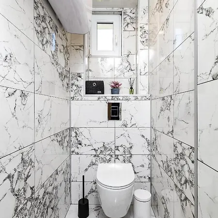 -city Haven Retreat- Elegant 2bd On Bulgaria Blv Apartment Plovdiv