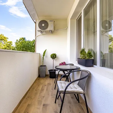 Apartment -city Haven Retreat- Elegant 2bd On Bulgaria Blv Plovdiv